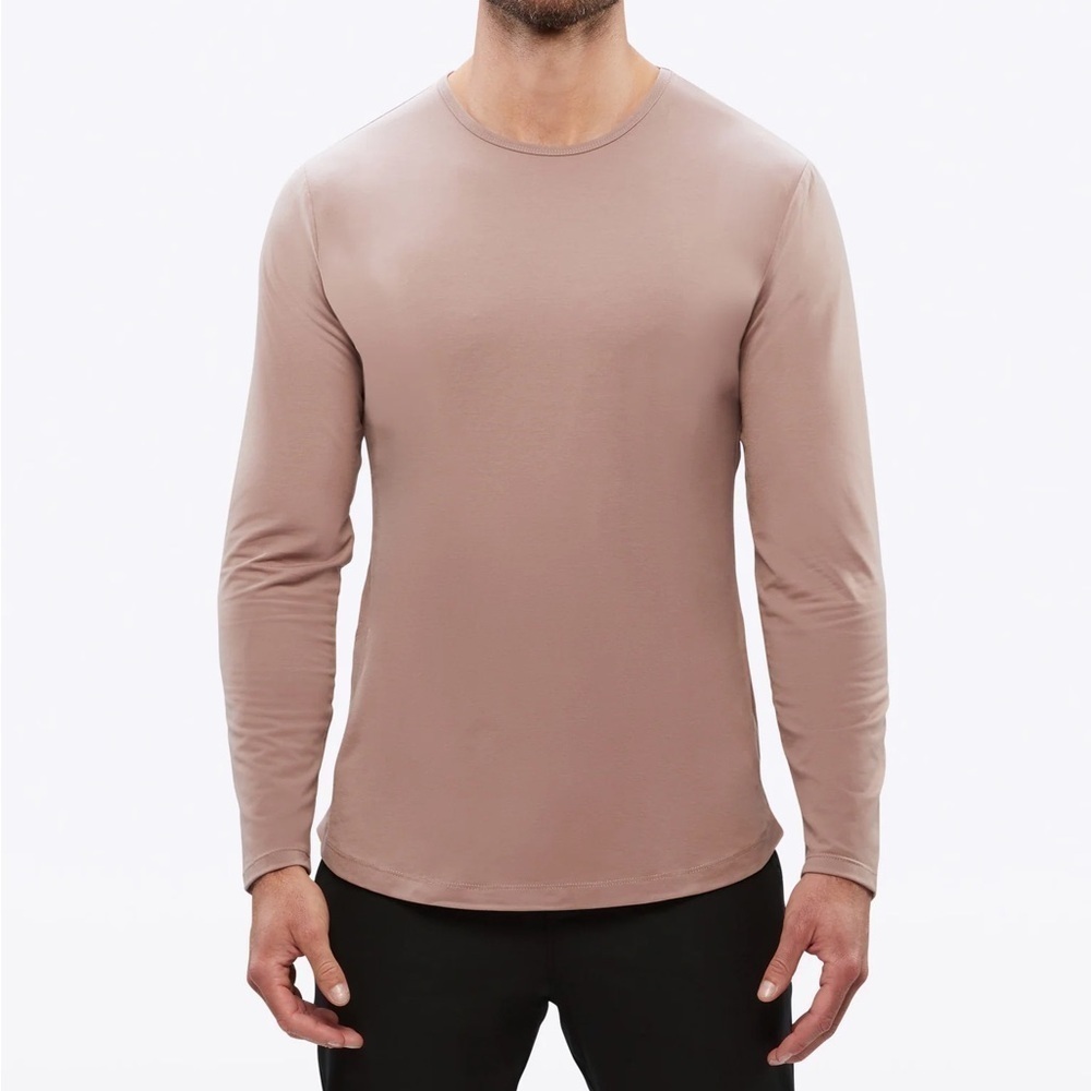 Cuts AO Long Sleeve Curve-Hem Tee